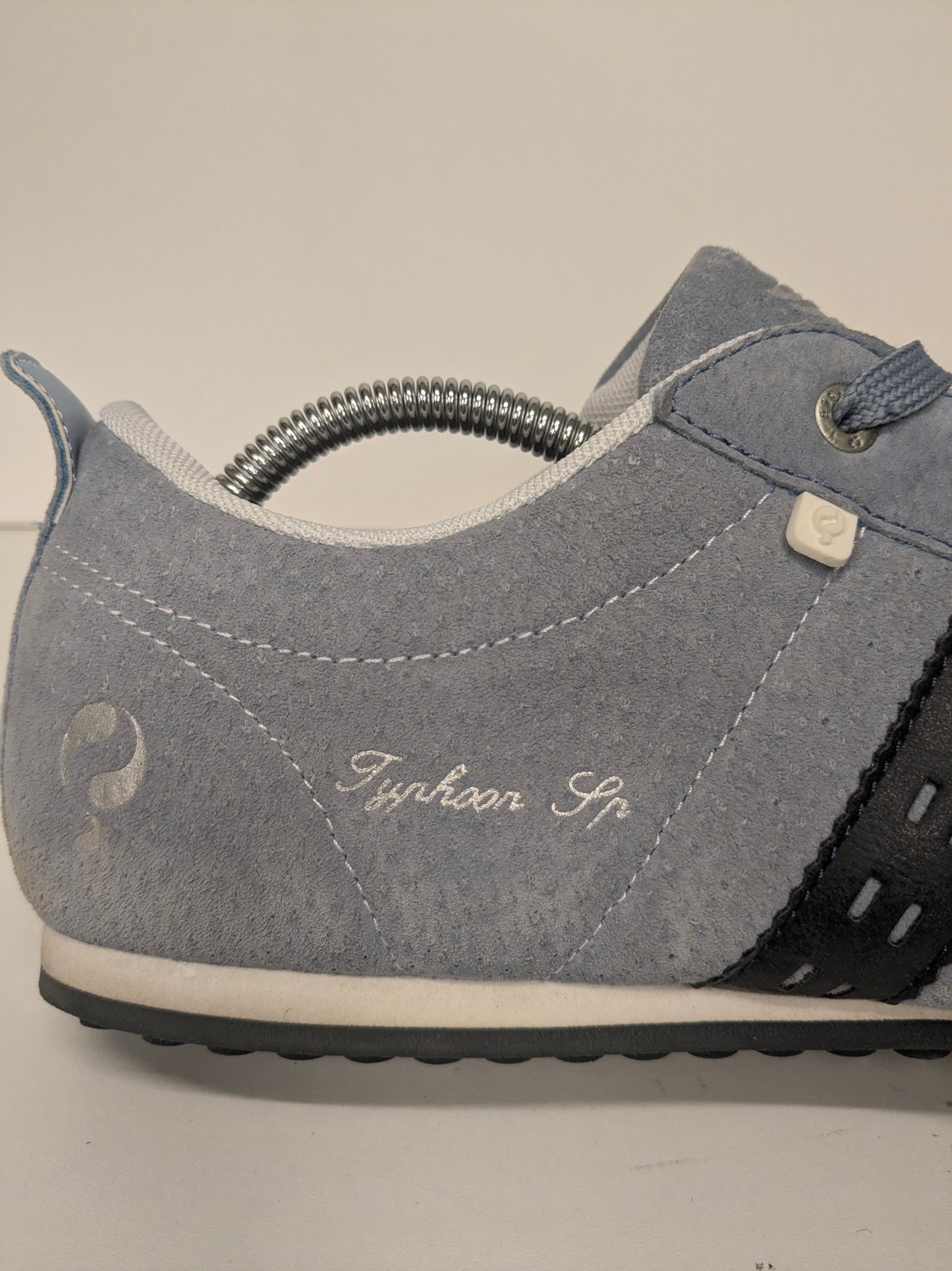 Zapatillas Quick Typhoon sp de piel. De color azul claro. Talla 44.