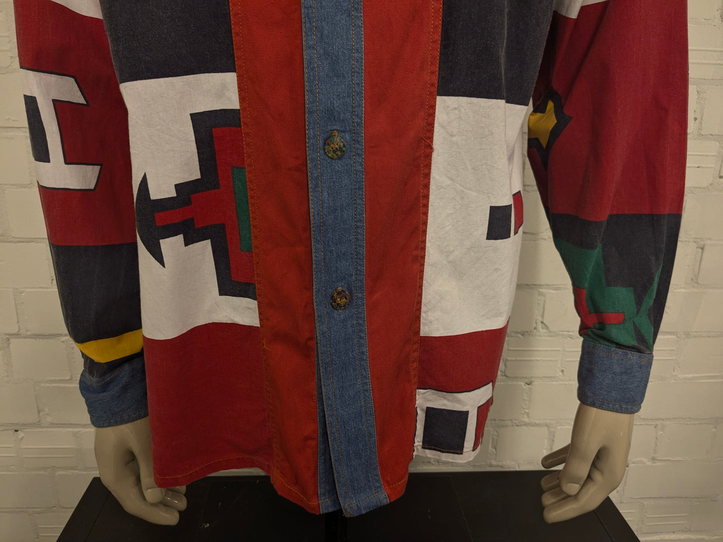 Vintage Arizona jeans overhemd. Gekleurde print met gekleurde knopen. Maat XL.
