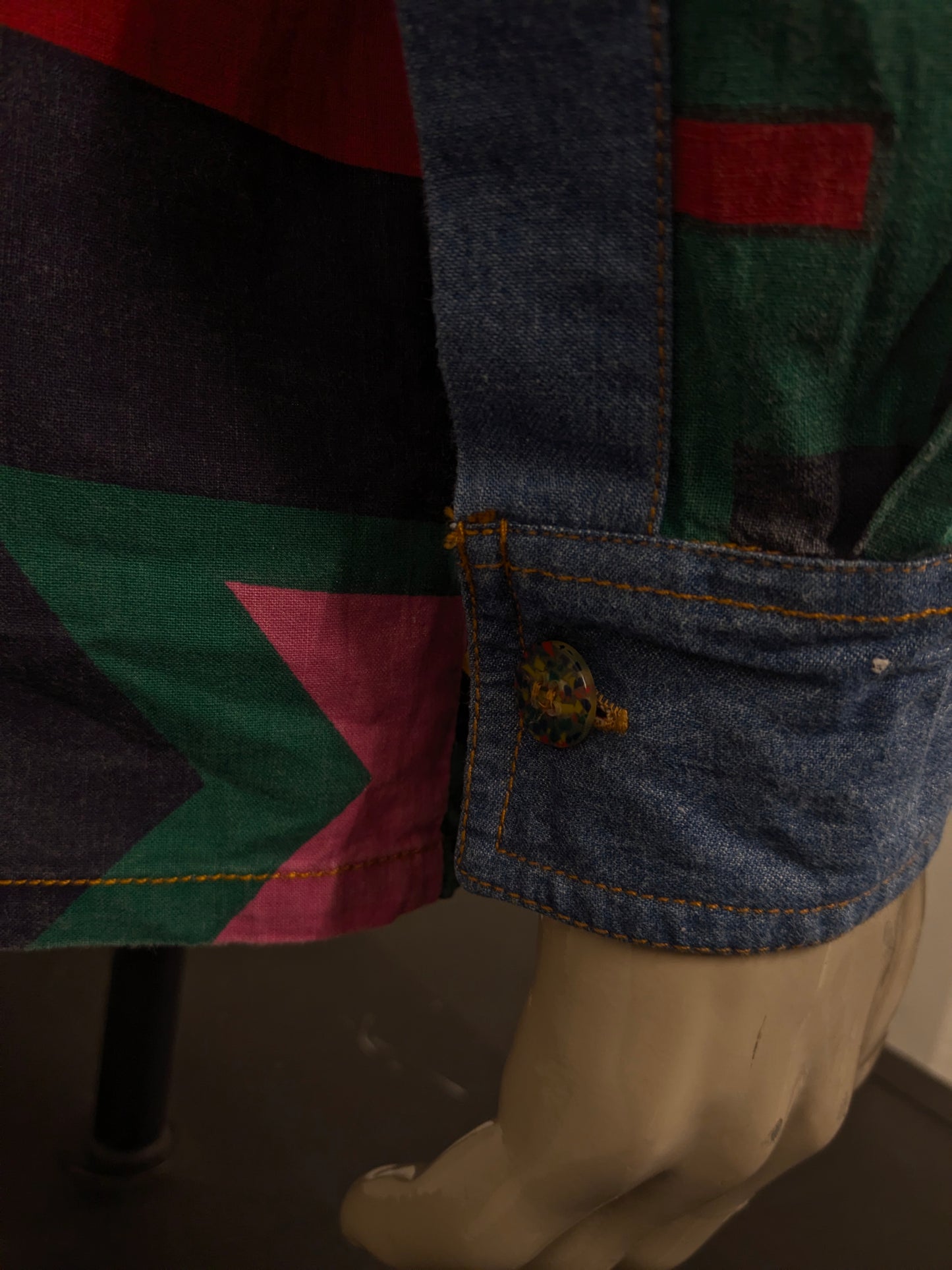 Vintage Arizona jeans overhemd. Gekleurde print met gekleurde knopen. Maat XL.