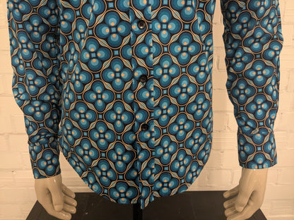 Chenaski overhemd. Blauw Beige Zwarte print. Maat M.