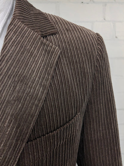 No Excess ribcolbert. Dikkere rib. Bruin gekleurd. Maat L.