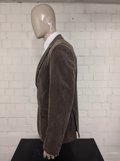 No Excess ribcolbert. Dikkere rib. Bruin gekleurd. Maat L.