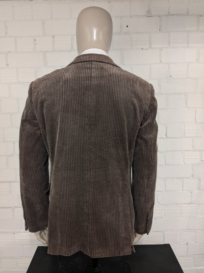 No Excess ribcolbert. Dikkere rib. Bruin gekleurd. Maat L.