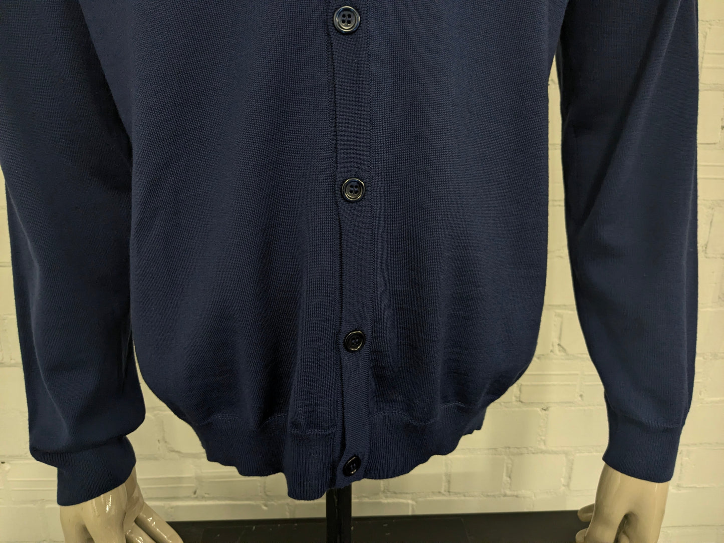 Profuomo 100% Merino Wollen vest. Donker Blauw gekleurd. Maat XL.