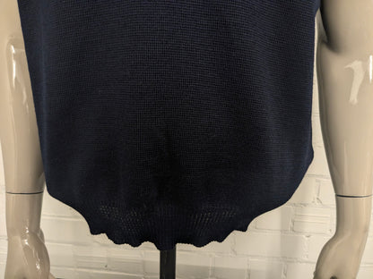 Vintage Belika spencer met V-hals. Donker Blauw Rood gekleurd. Maat XL.