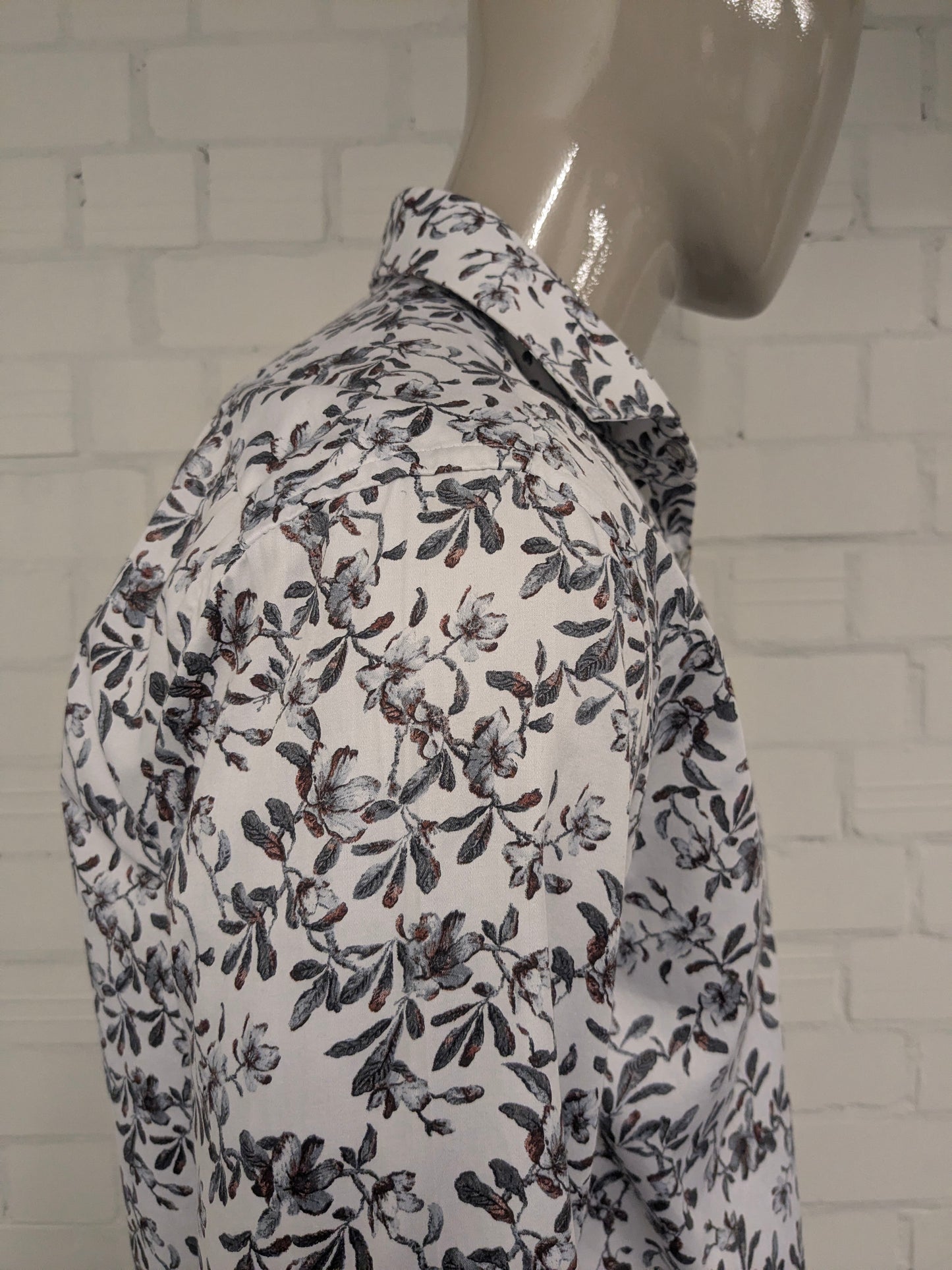 Giolucci overhemd. Grijs Bruin Witte Bloemen print. Maat XL. Slim Fit.