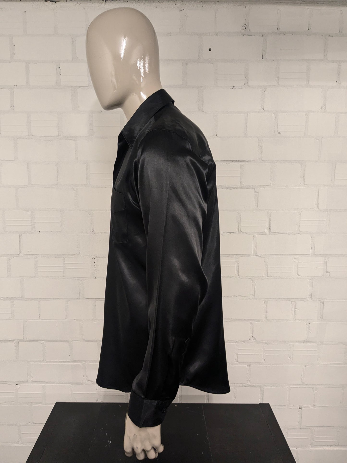 Vintage Basic Line overhemd. Zwart Glanzend. Maat L.