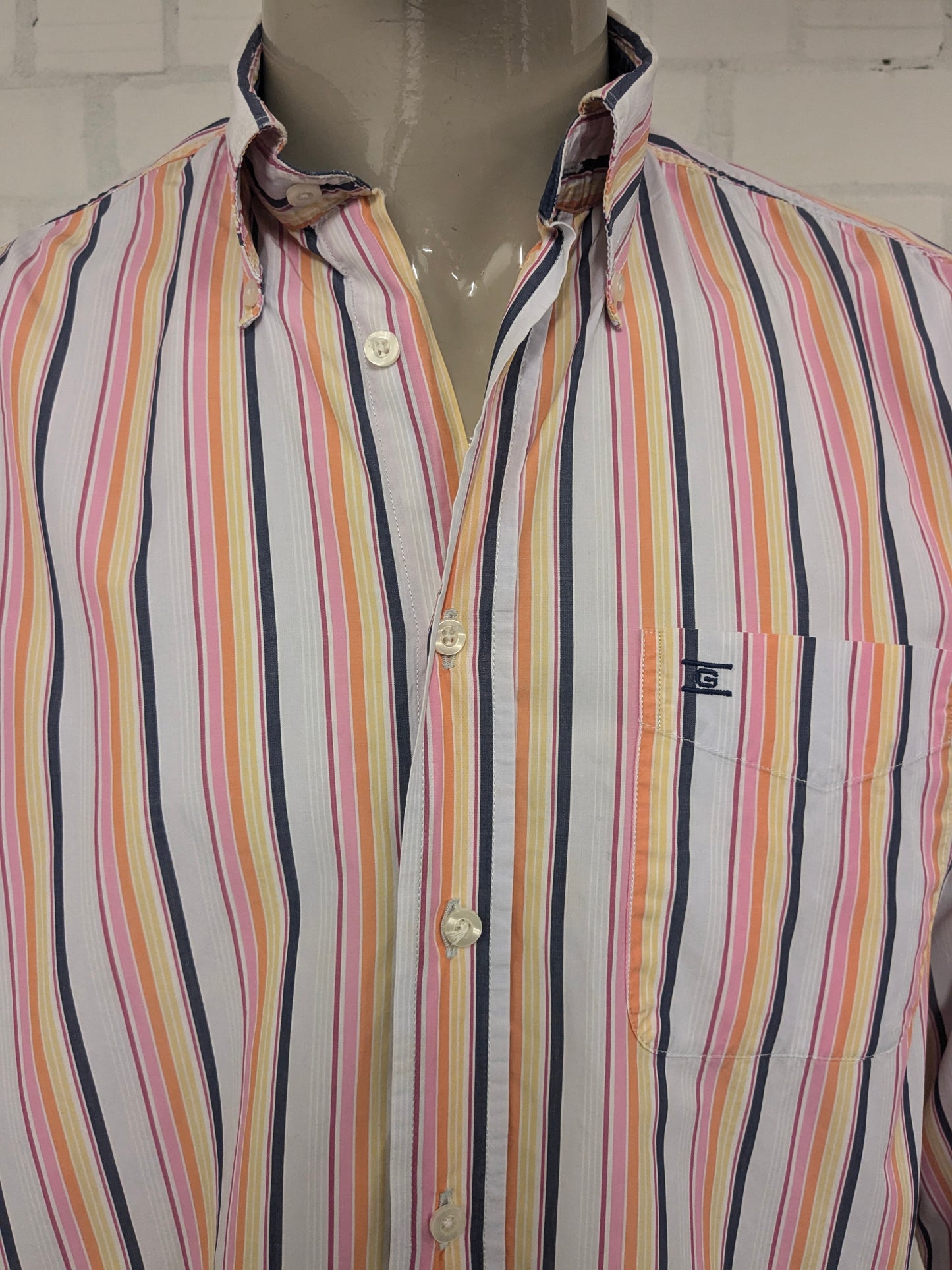 Giordano overhemd. Roze Geel Oranje Blauw gestreept. Maat XL.
