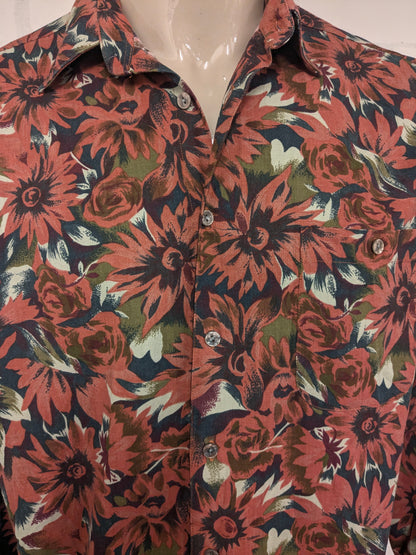 Maglietta vintage di John F Gee. Stampa floreale verde arancio. Taglia XL.