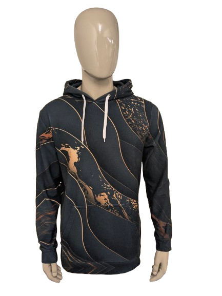 Mr Gugu & Miss Go hoodie. Green Gold colored print. Size XL.