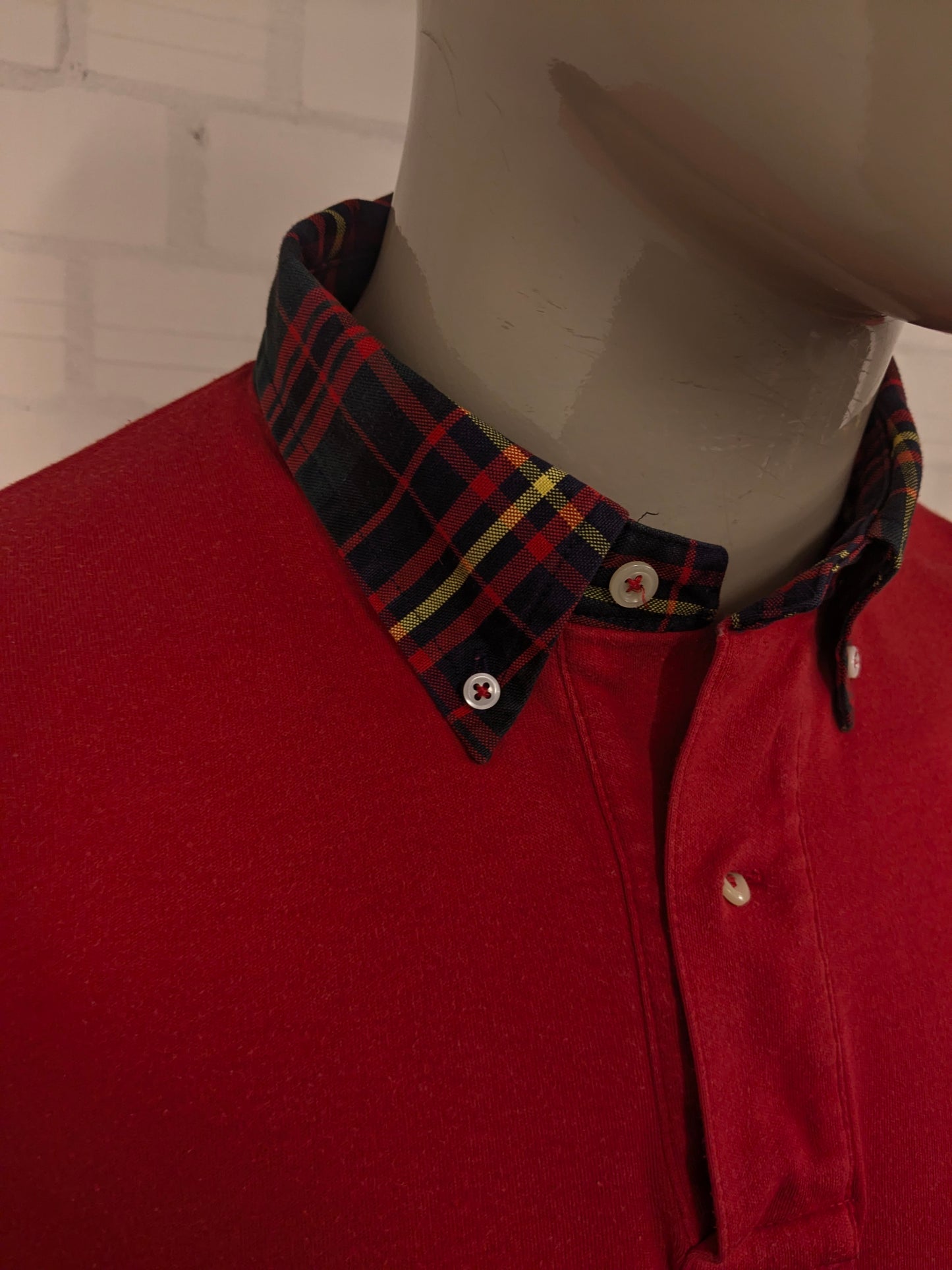 Ralph Lauren polo trui. Rood met geruite kraag. Maat 2XL / XXL.