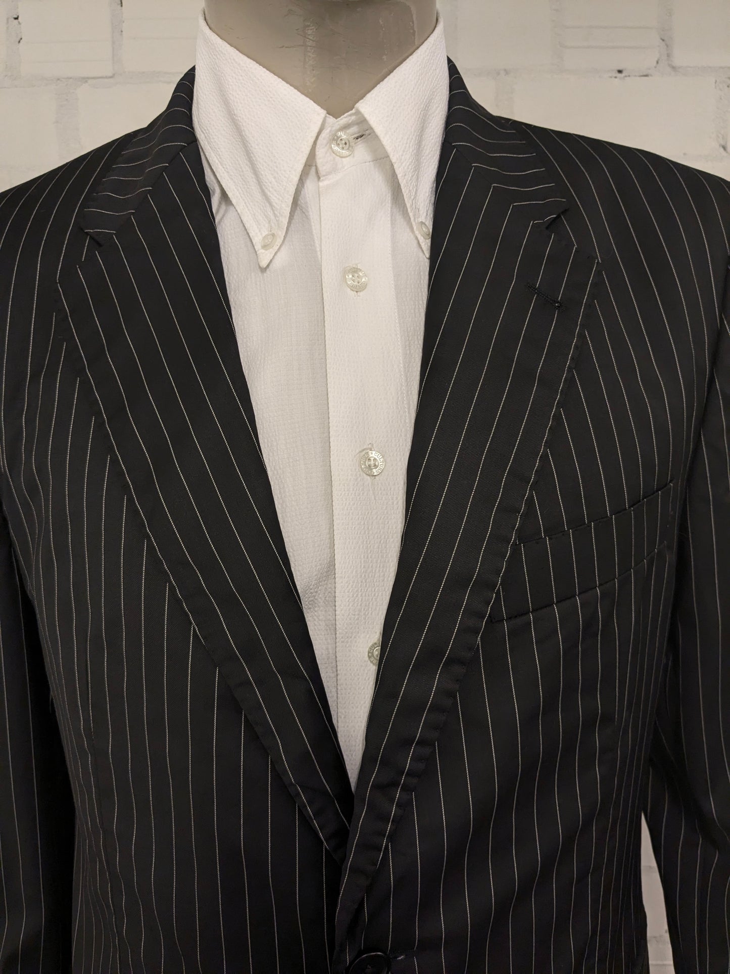 Kool Businees colbert. Zwart Wit gestreept / krijtstreep. Maat 104 (52 / L).