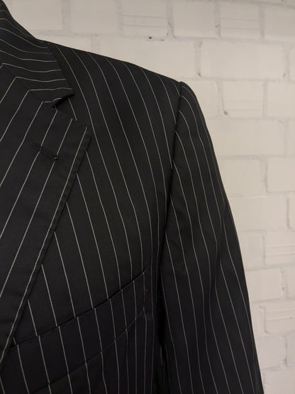 Kool Businees colbert. Zwart Wit gestreept / krijtstreep. Maat 104 (52 / L).