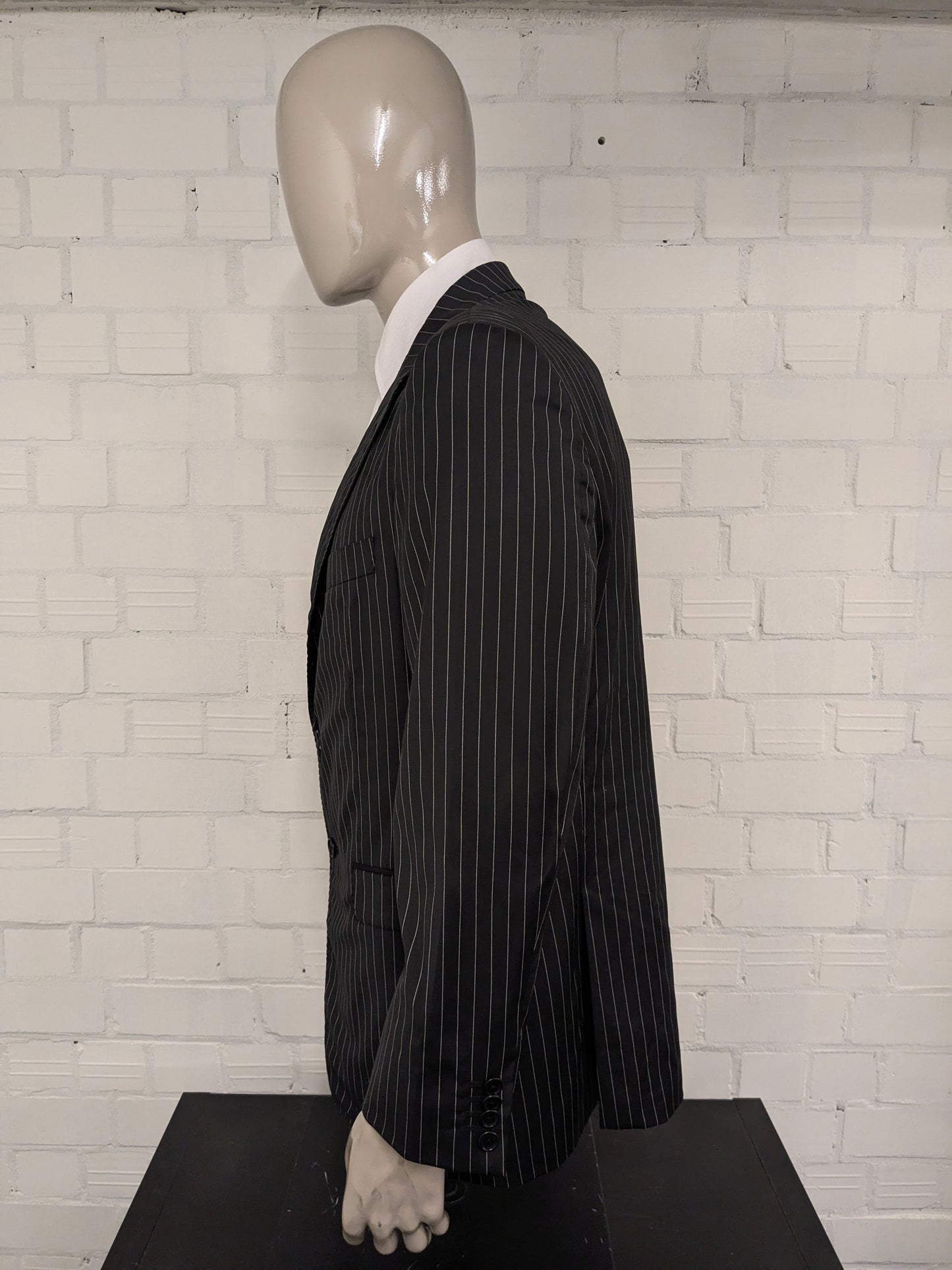 Kool Businees colbert. Zwart Wit gestreept / krijtstreep. Maat 104 (52 / L).