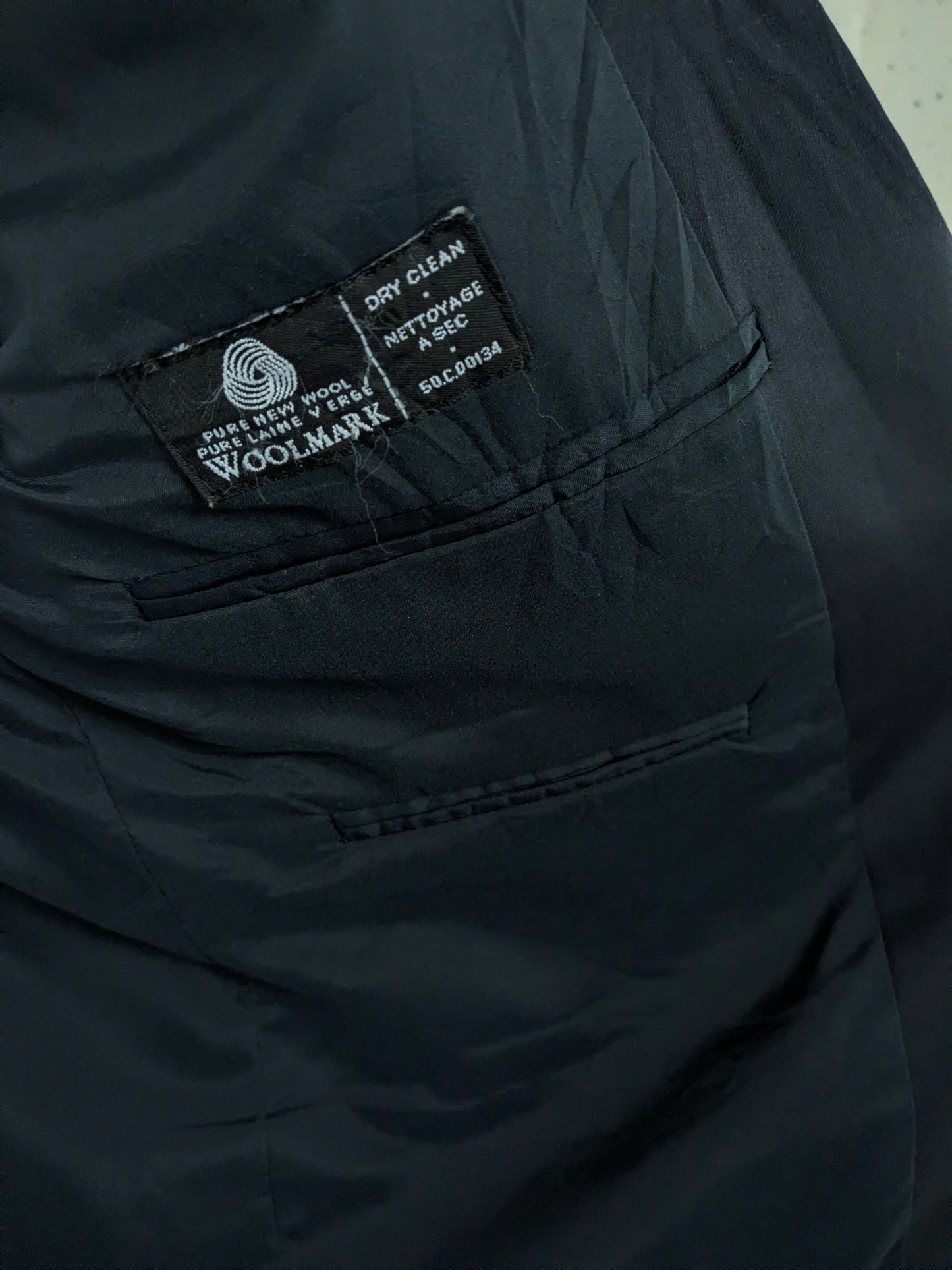 Giacca vintage Lauren Ralph Lauren in lana con bottoni color oro. Colore blu scuro. Taglia 52/L.