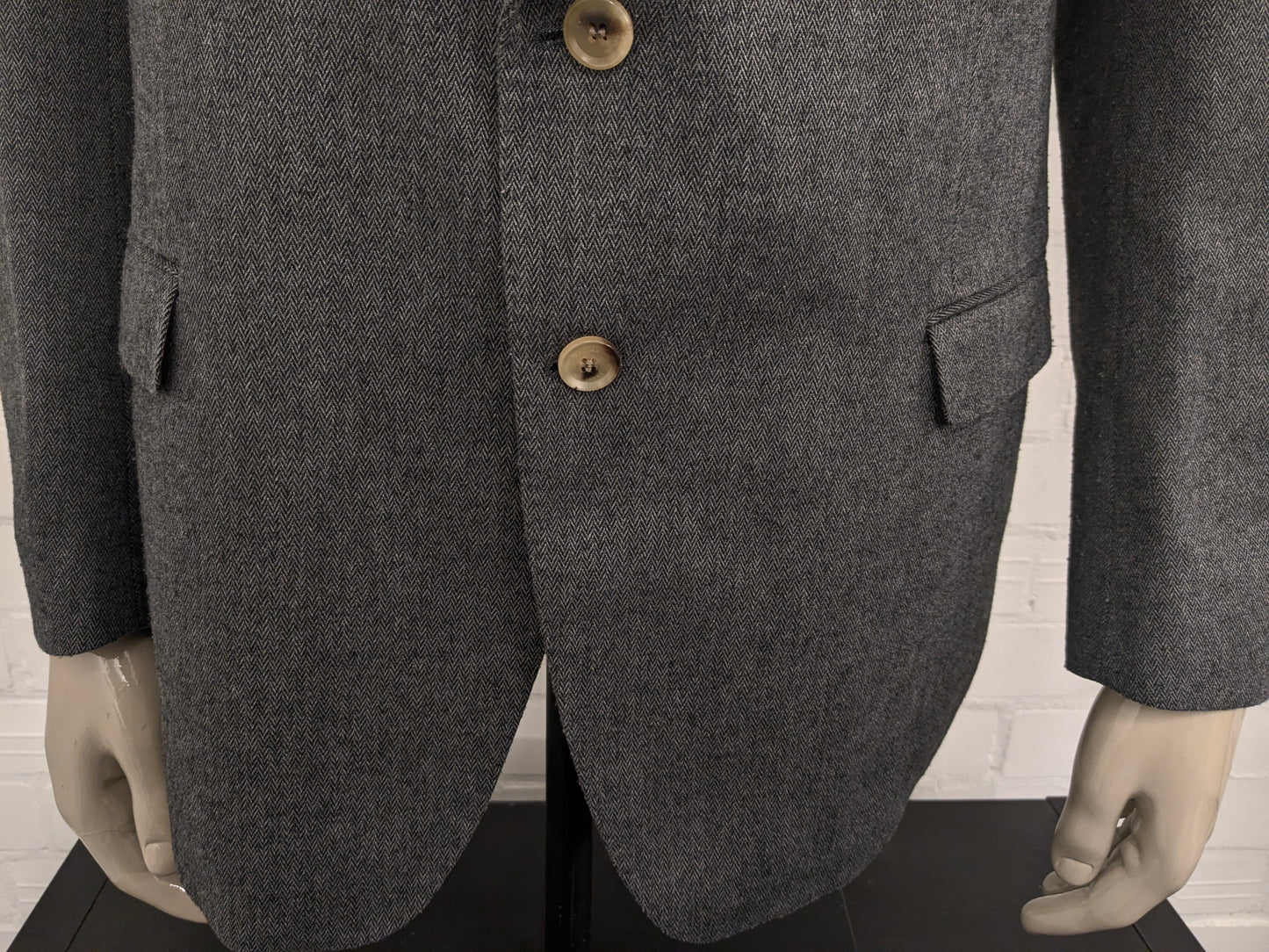 Jaguar Wollen colbert met suède elleboogstukken. Zwart Grijs visgraat motief. Maat 56 / XL.