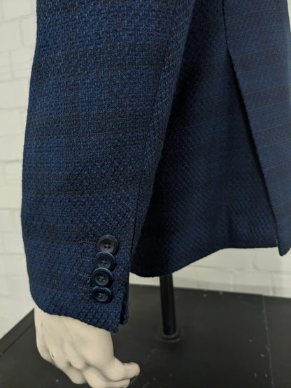 Bartlett colbert. Blauw Zwart motief. Maat 52 / L.