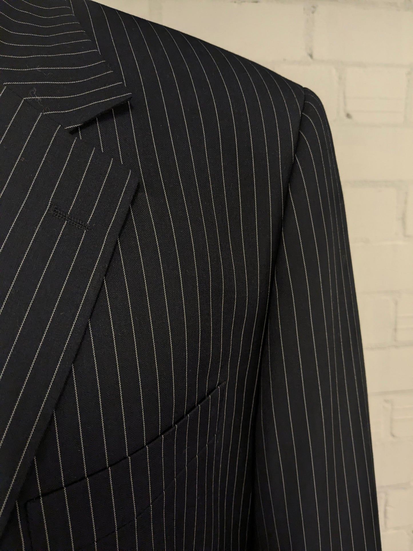 Authentic colbert. Donker Blauw Witte Krijtstreep. Lang model! Maat 60 / XXL / 2XL.