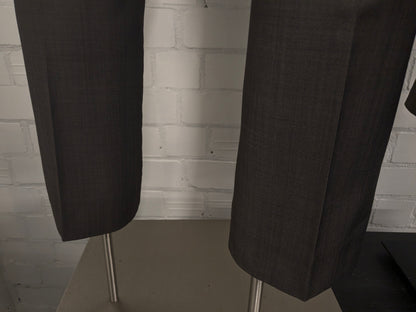 Merkloos Wollen kostuum. Bruin motief. Maat 26 (52 / L).