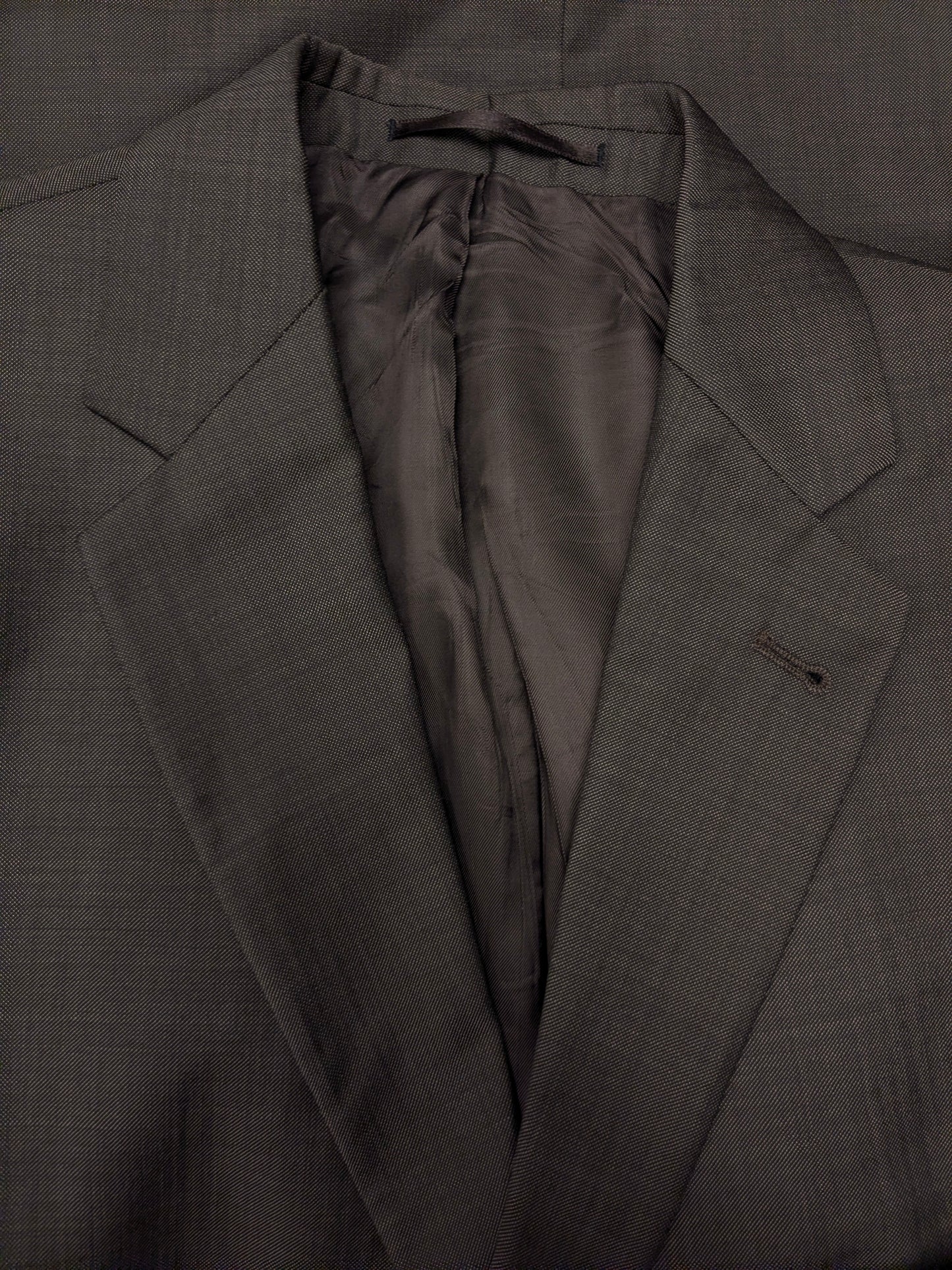 Merkloos Wollen kostuum. Bruin motief. Maat 26 (52 / L).