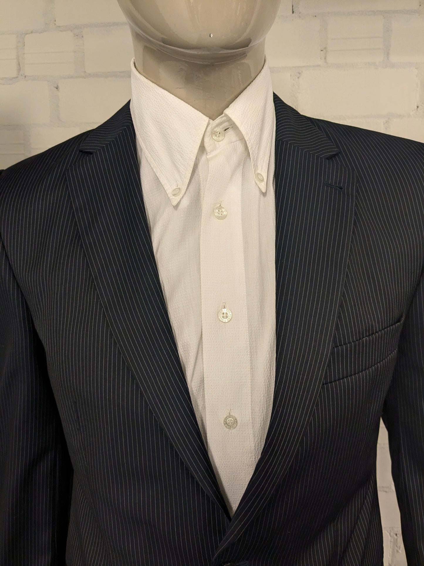 Digel Preference Wollen kostuum. Donker Blauw Witte krijtstreep. Maat 24 (48 / M).