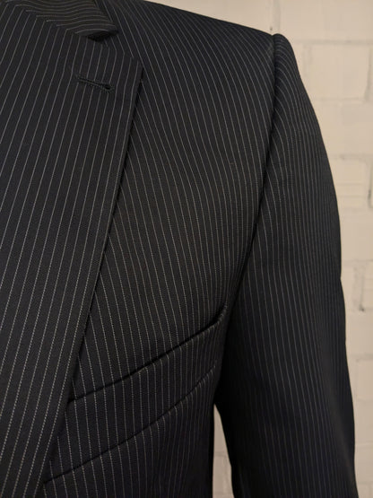 Digel Preference Wollen kostuum. Donker Blauw Witte krijtstreep. Maat 24 (48 / M).