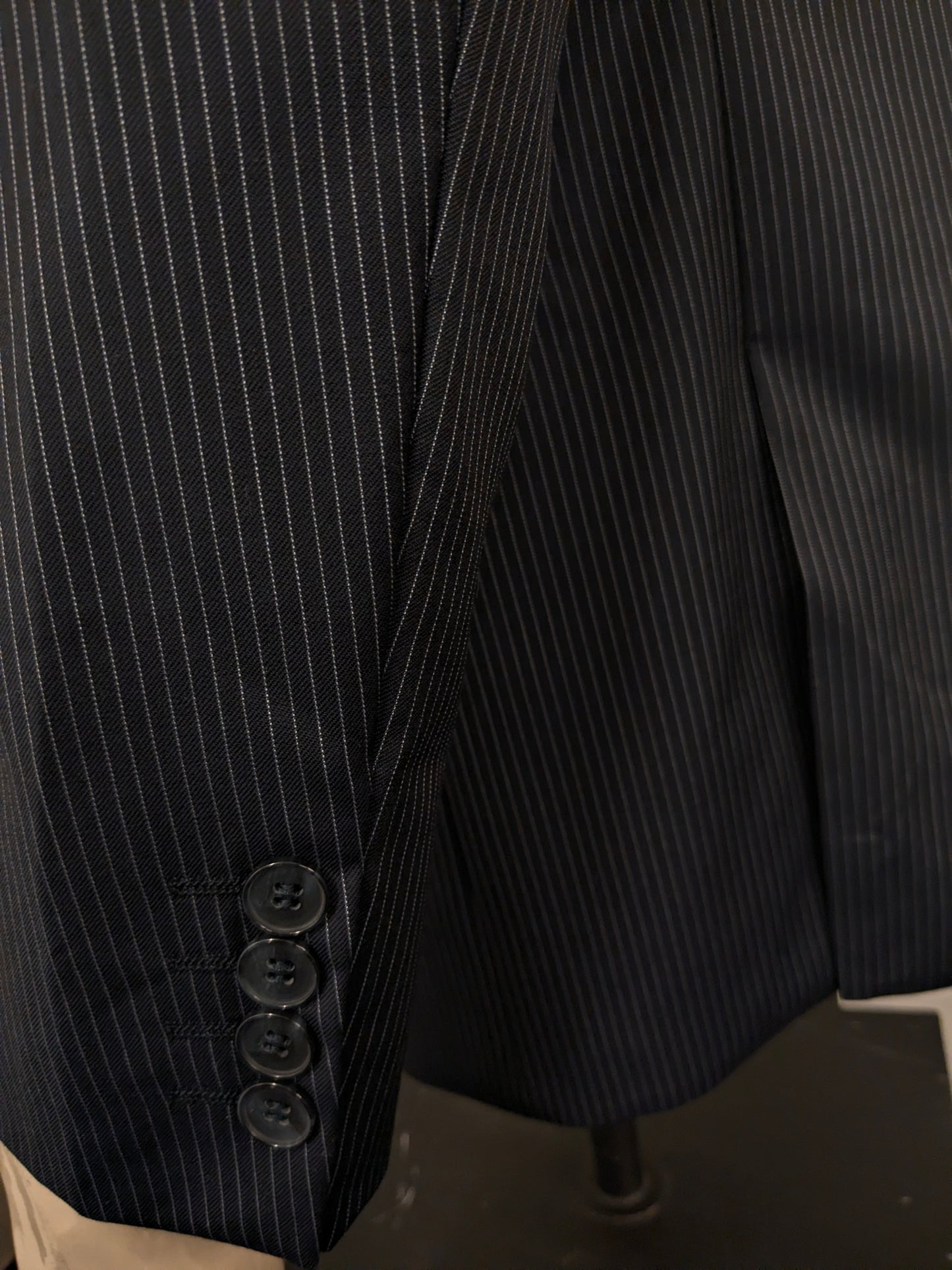 Digel Preference Wollen kostuum. Donker Blauw Witte krijtstreep. Maat 24 (48 / M).