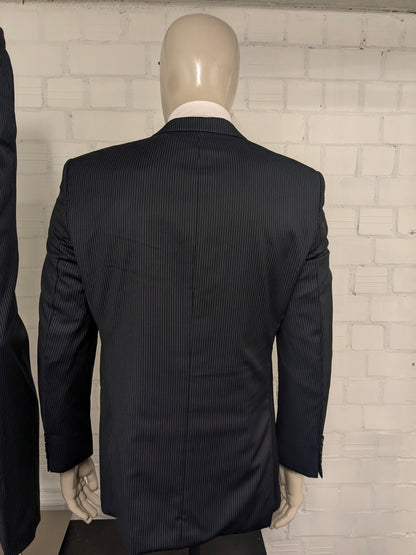 Digel Preference Wollen kostuum. Donker Blauw Witte krijtstreep. Maat 24 (48 / M).