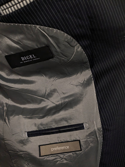 Digel Preference Wollen kostuum. Donker Blauw Witte krijtstreep. Maat 24 (48 / M).