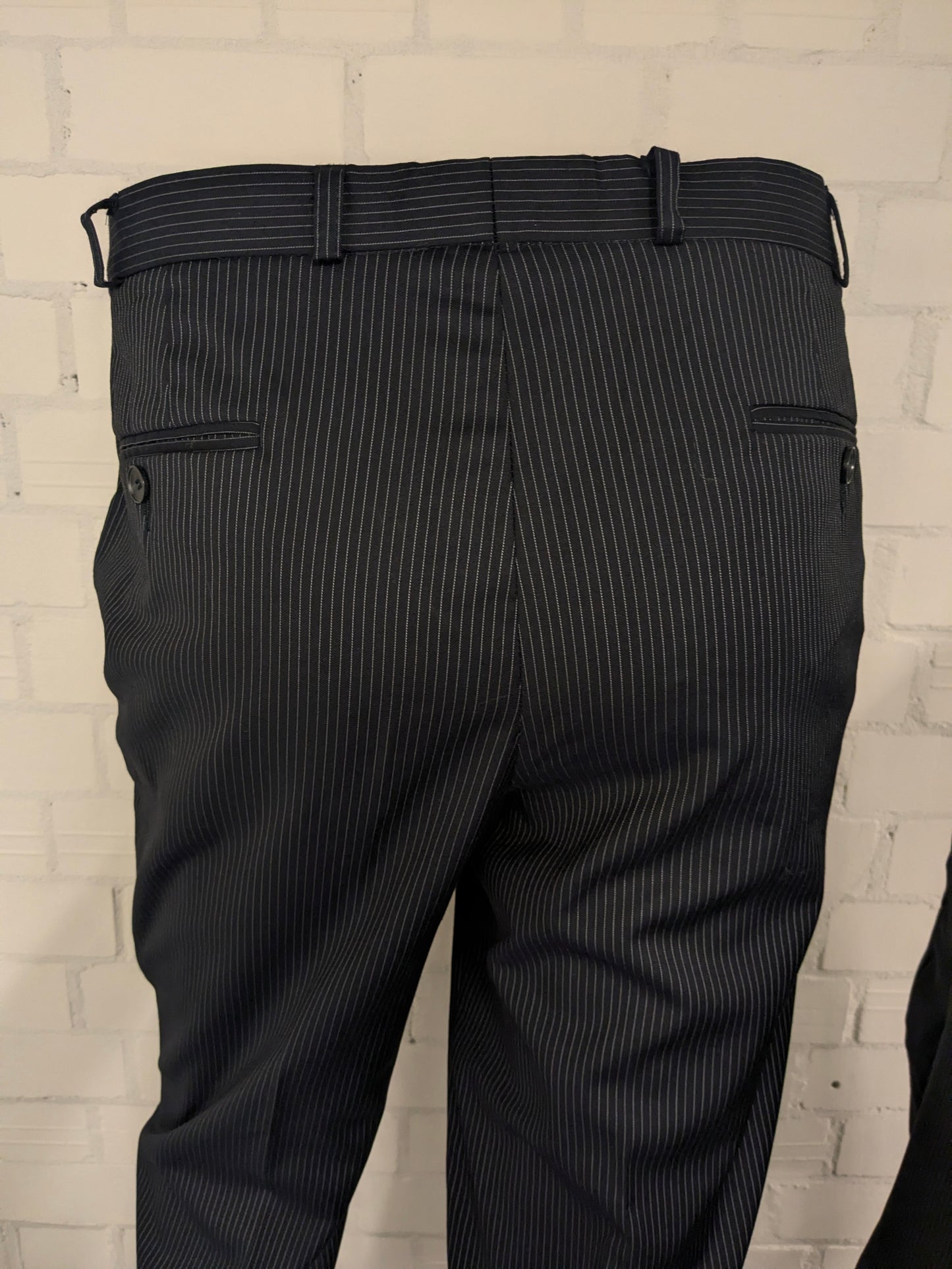 Digel Preference Wollen kostuum. Donker Blauw Witte krijtstreep. Maat 24 (48 / M).