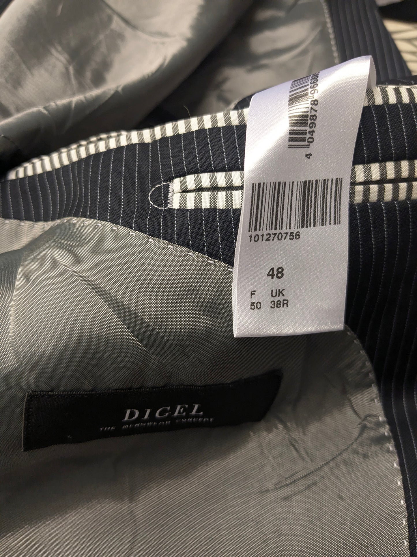 Digel Preference Wollen kostuum. Donker Blauw Witte krijtstreep. Maat 24 (48 / M).