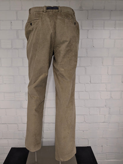 Hiltl ZE200 Ribbroek. Licht Bruin gekleurd. Dikke rib. Maat 50 / M.