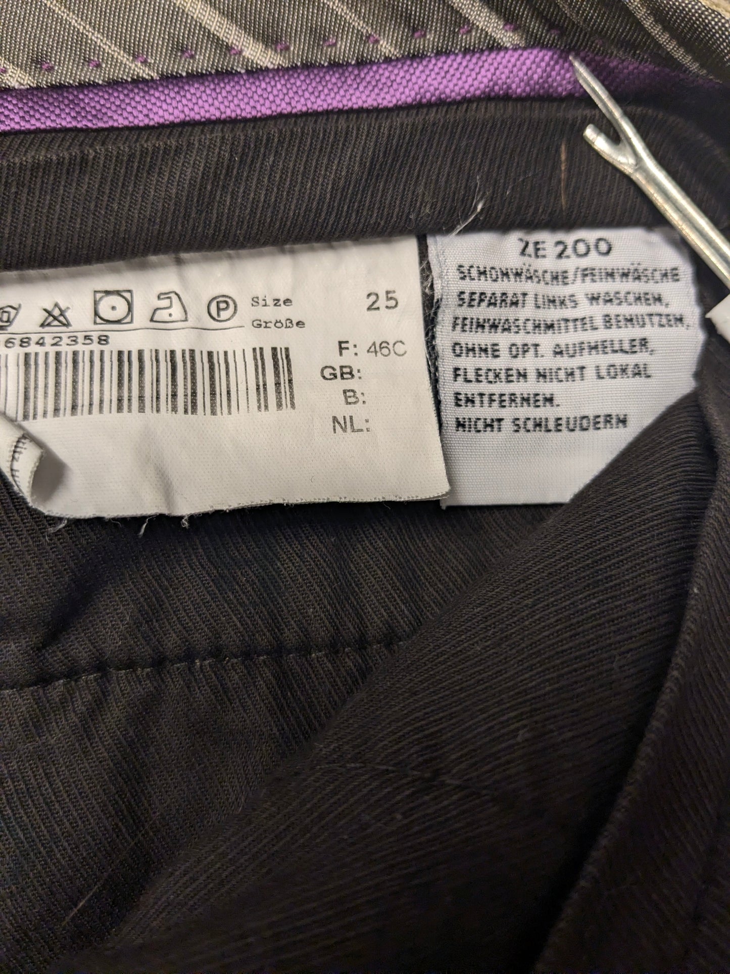 Hiltl ZE200 Ribbroek. Licht Bruin gekleurd. Dikke rib. Maat 50 / M.