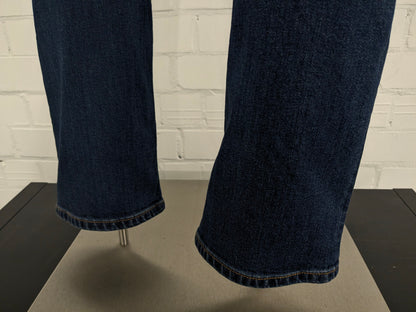 Corneliani ID jeans. Donker Blauw gekleurd. Maat W34 - L36. stretch.