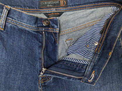 Corneliani ID jeans. Donker Blauw gekleurd. Maat W34 - L36. stretch.
