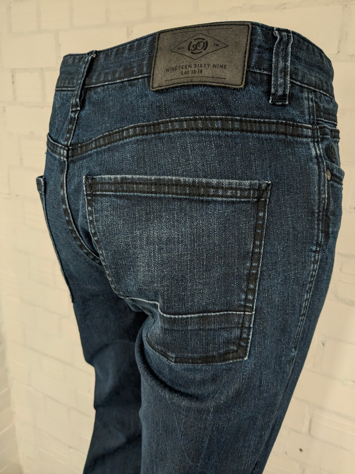 s.Oliver jeans. Donker Blauw gekleurd. Maat W30 - L34. type Scube Regular. stretch.