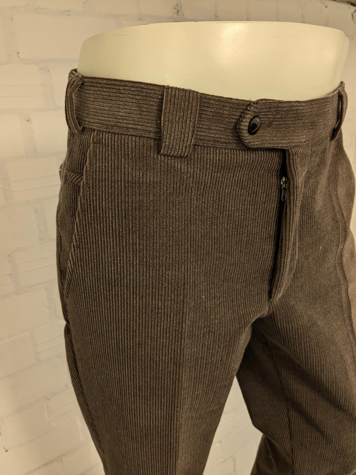 Meyer ribbroek. Dikke rib. Bruin gekleurd. Maat 50 / M. Modern Comfort.