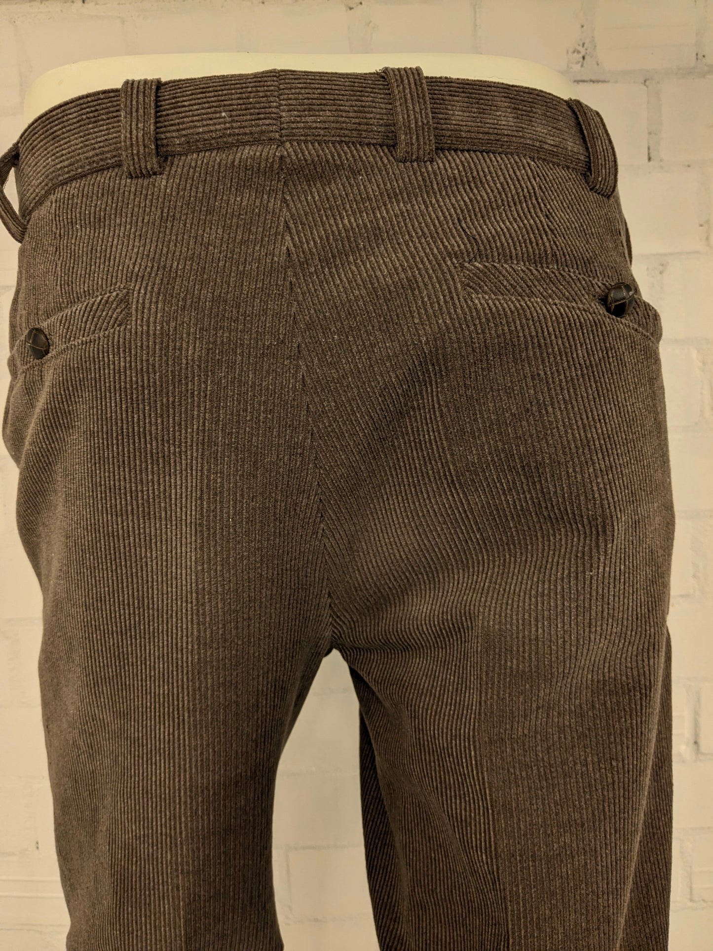 Meyer ribbroek. Dikke rib. Bruin gekleurd. Maat 50 / M. Modern Comfort.