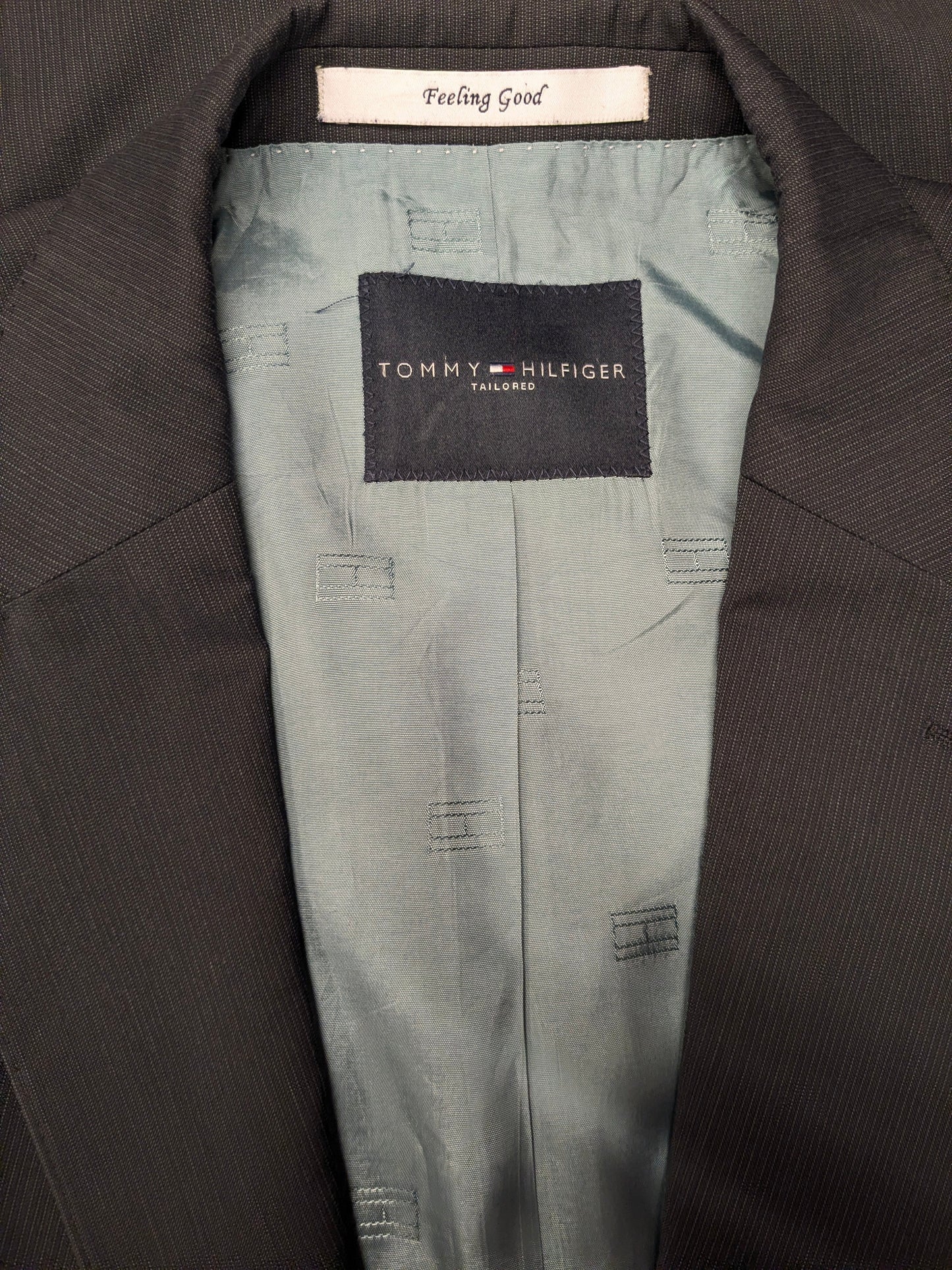 Tommy Hilfiger Tailored kostuum. Grijs Blauw gestreept motief. Maat 52 / L.  super 100's.