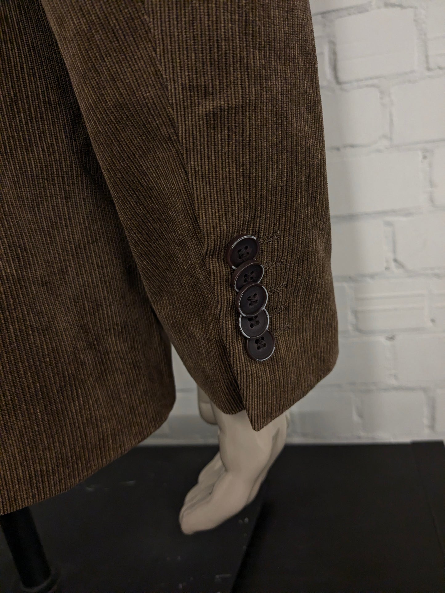 Difirenze rib colbert. fijne rib. Bruin gekleurd. Maat 50 / M.