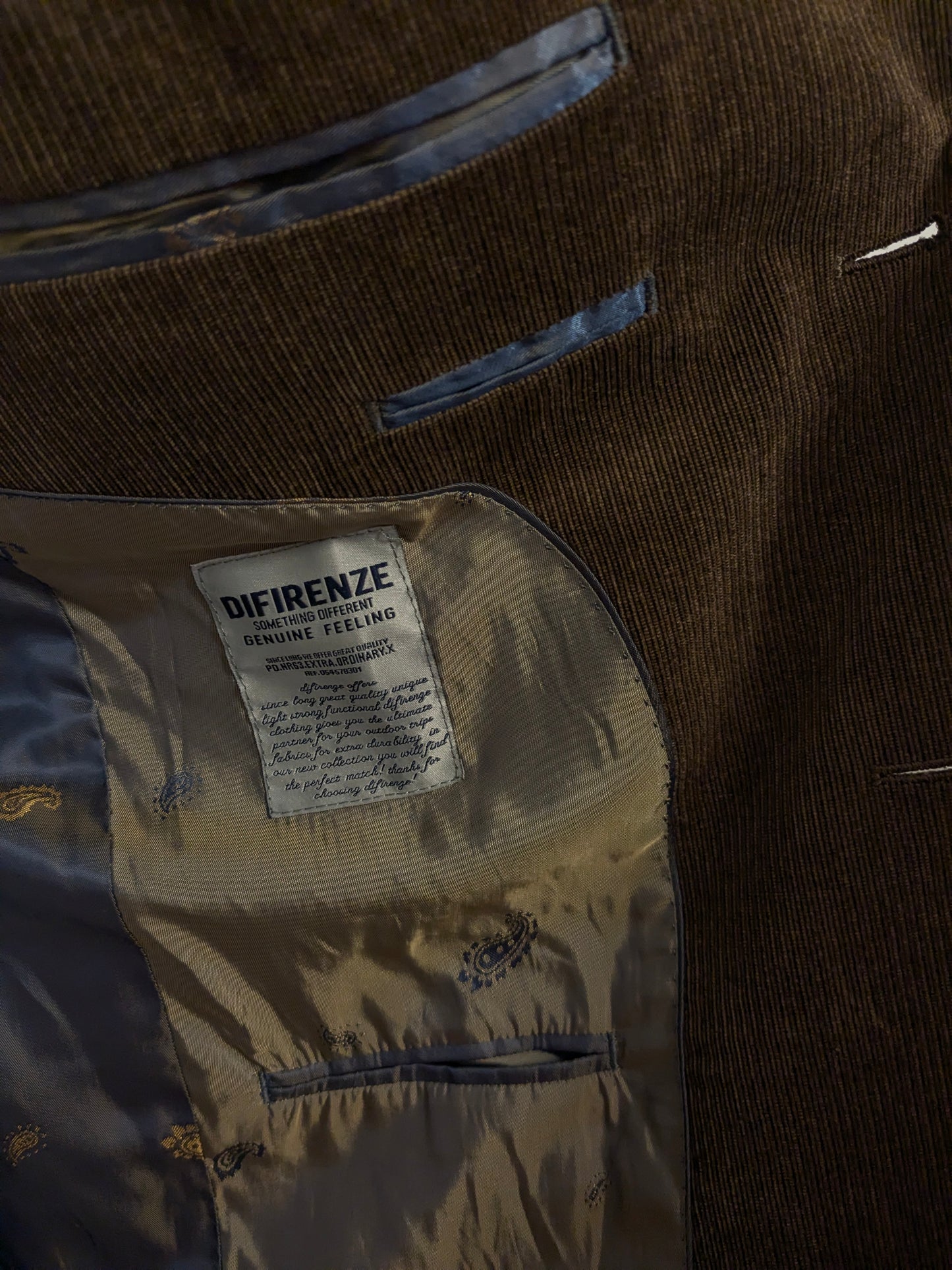 Difirenze rib colbert. fijne rib. Bruin gekleurd. Maat 50 / M.