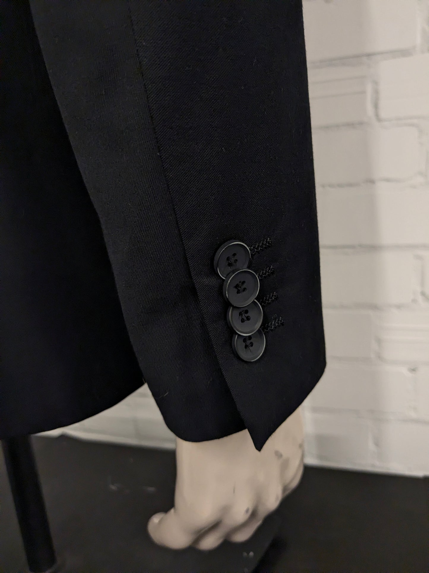 Comfort Wool colbert. Zwart gekleurd. Maat 48 / M.