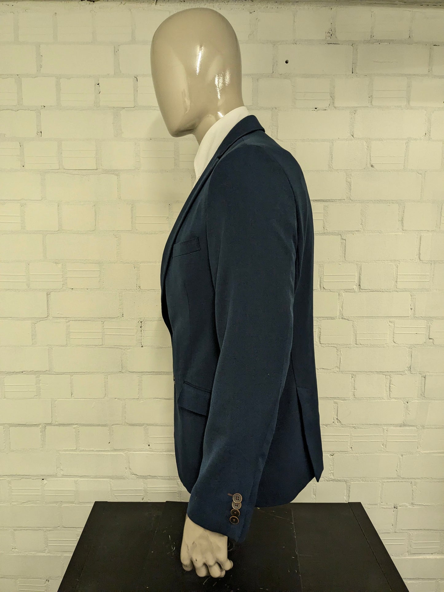 Bartlett colbert. Donker Blauw motief. Maat 27 (54 / L)