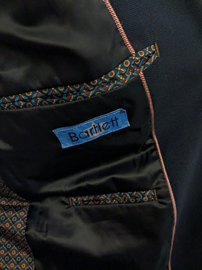 Bartlett colbert. Donker Blauw motief. Maat 27 (54 / L)