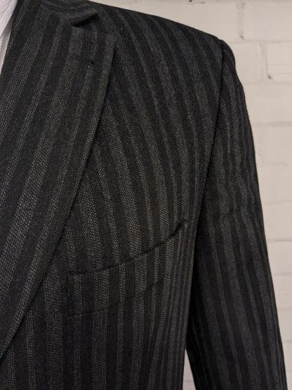 Calabria colbert. Zwart Grijs gestreept. Maat 26 (52 / L).