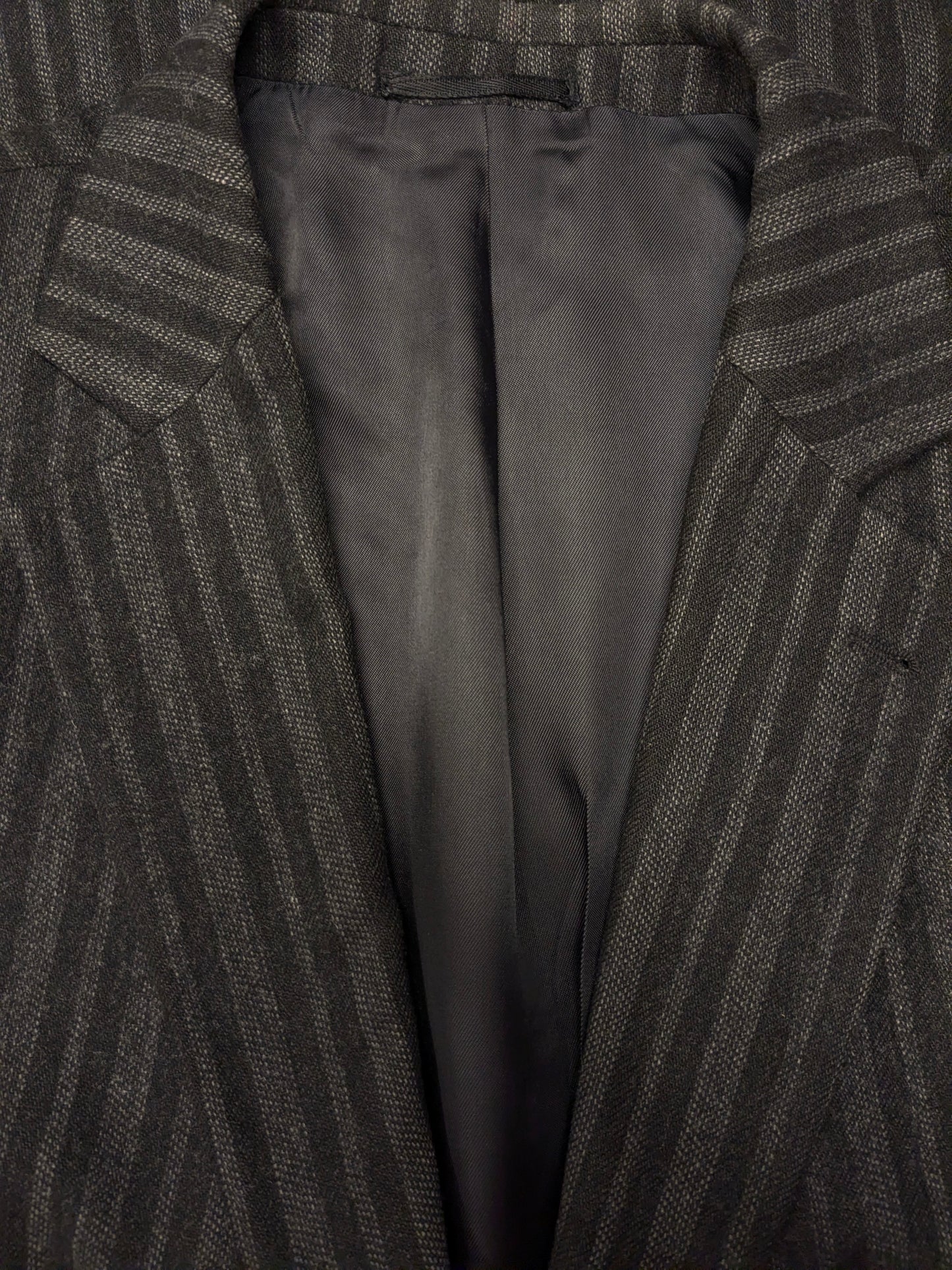 Calabria colbert. Zwart Grijs gestreept. Maat 26 (52 / L).