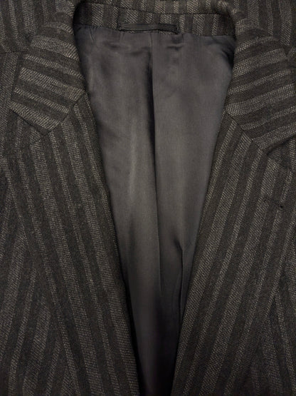 Calabria colbert. Zwart Grijs gestreept. Maat 26 (52 / L).