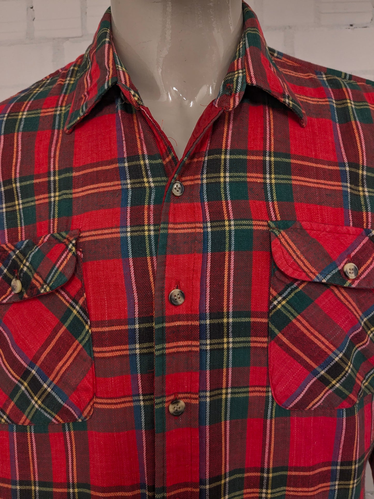 St. John's Bay Flanellen overhemd jack. Licht gevoerd. Rood Geel Groen Blauw geruit. Maat XL / 2XL-XXL.