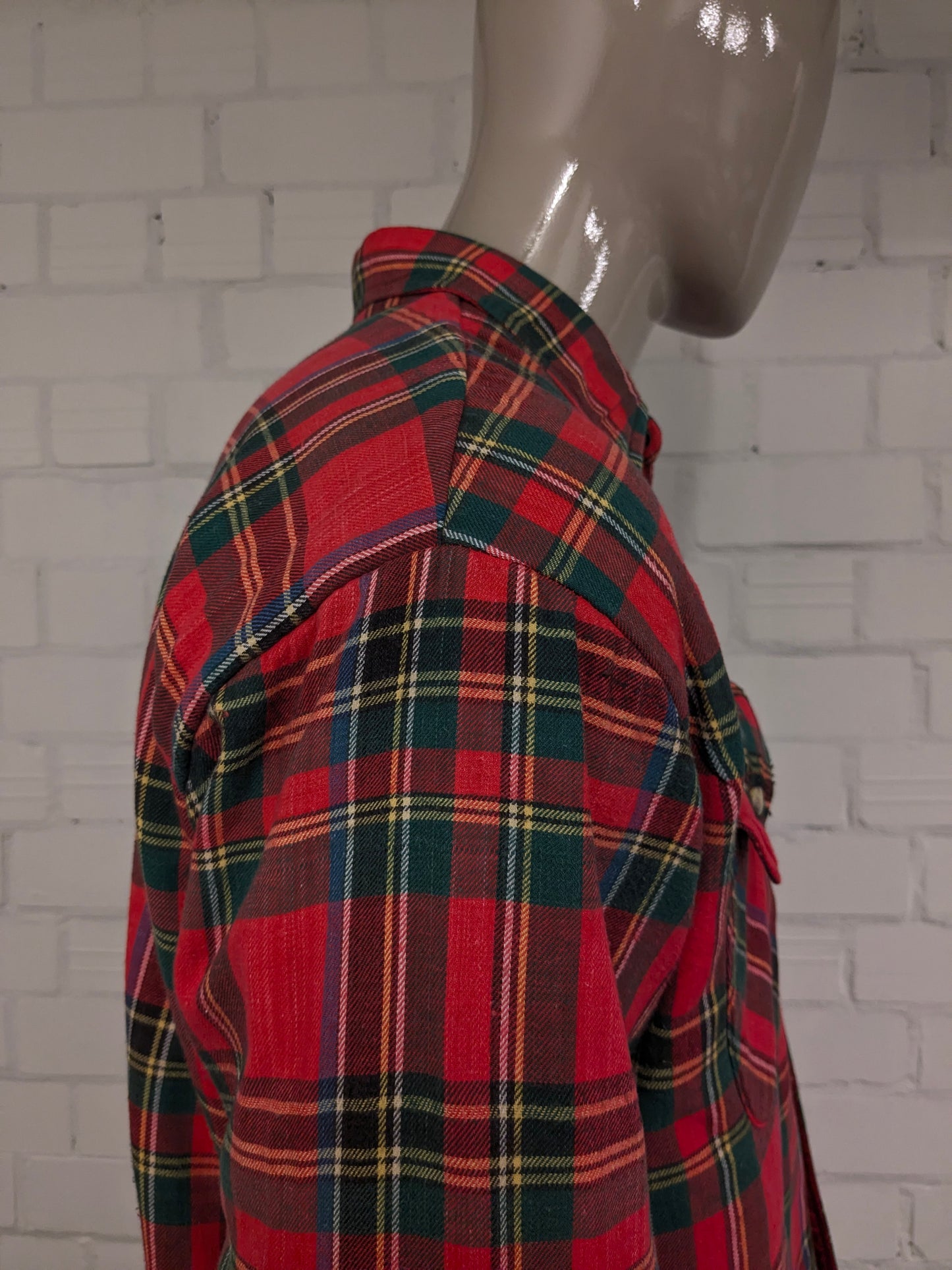 St. John's Bay Flanellen overhemd jack. Licht gevoerd. Rood Geel Groen Blauw geruit. Maat XL / 2XL-XXL.