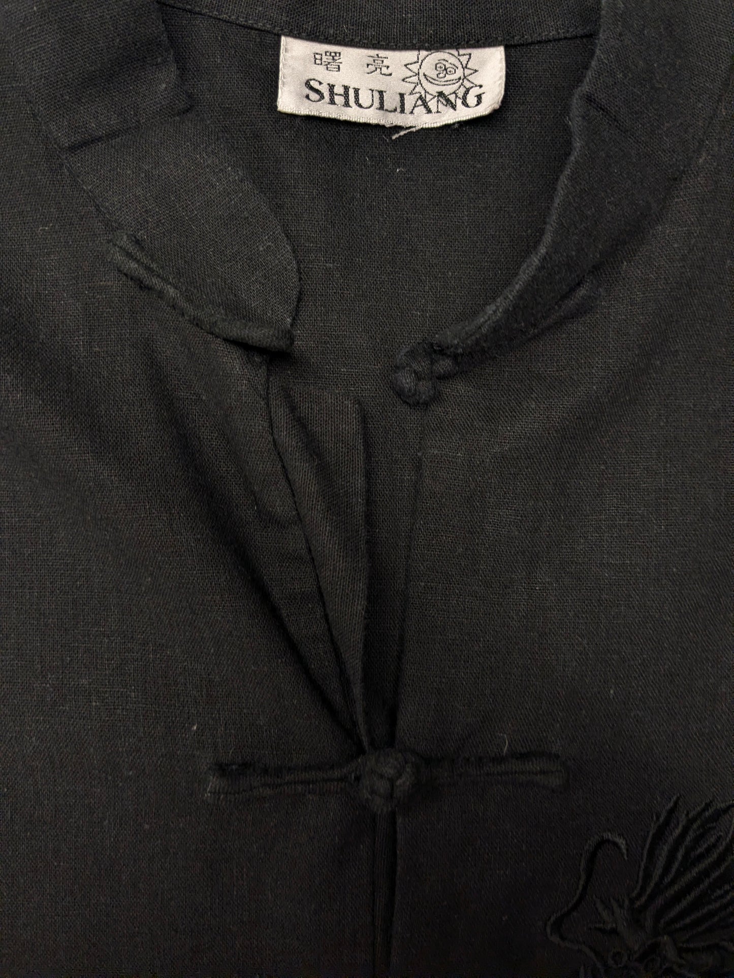 Shuliang Chinees traditioneel Kung Fu overhemd. Zwart met geborduurde draak. Maat L.